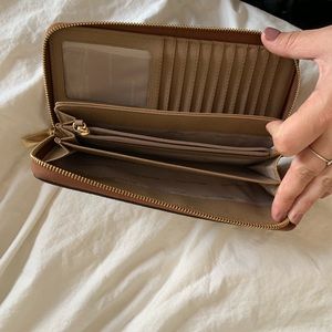 Michael Kors Bags - Michael Kors Wallet Michael Kors Bags - Michael Kors Wallet